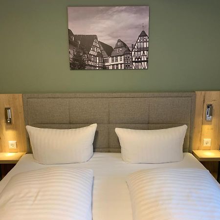 Hotel Zur Eisenbahn Limburg an der Lahn Esterno foto