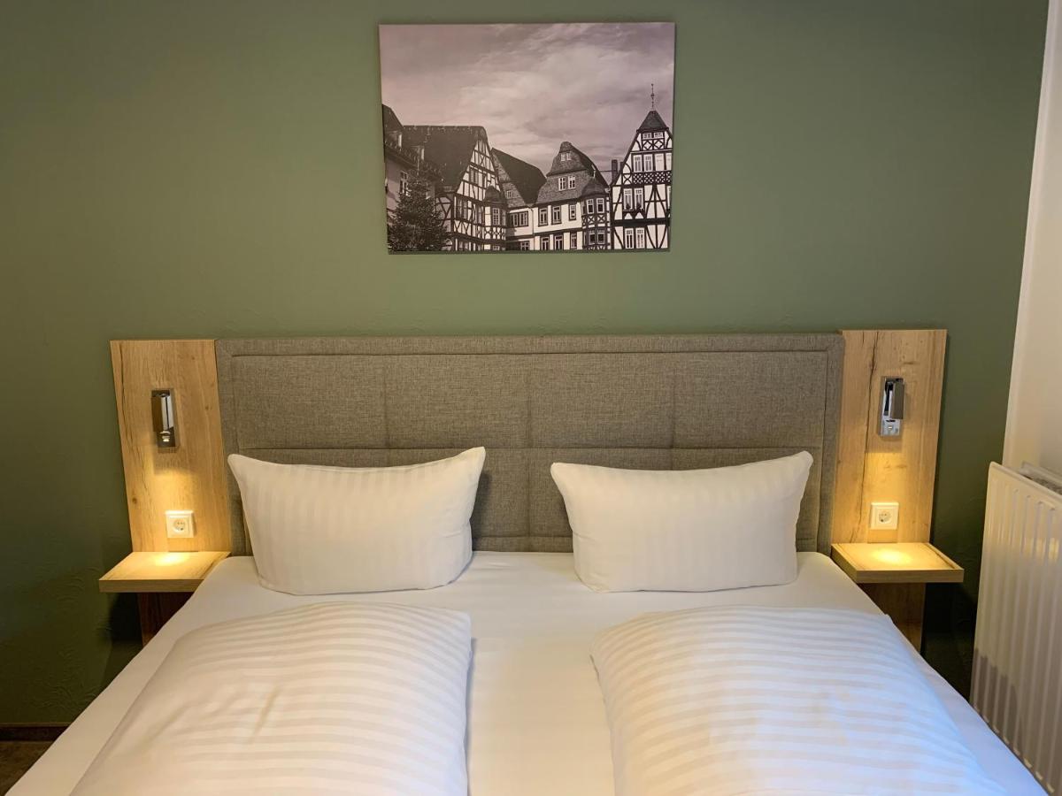 Hotel Zur Eisenbahn Limburg an der Lahn Esterno foto