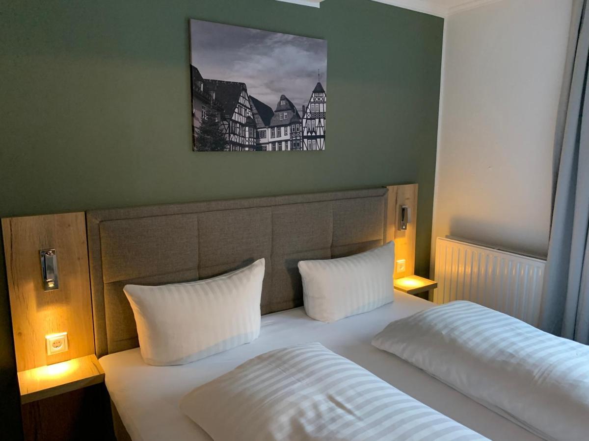 Hotel Zur Eisenbahn Limburg an der Lahn Esterno foto