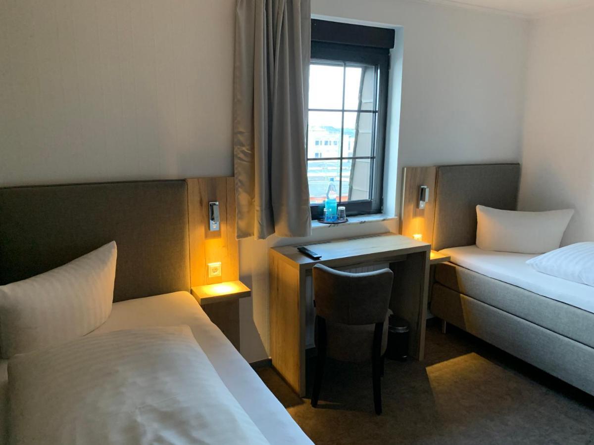 Hotel Zur Eisenbahn Limburg an der Lahn Esterno foto