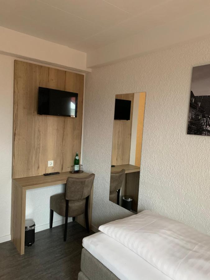 Hotel Zur Eisenbahn Limburg an der Lahn Esterno foto
